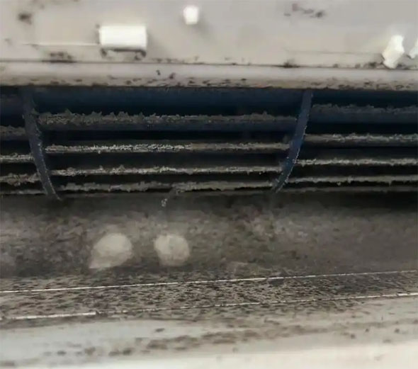 长寿空调吹的风有股烧焦味是怎么回事